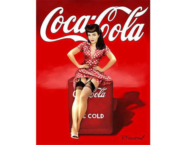 Anuncio retro con chica PinUp sobre una nevera de Coca-Cola